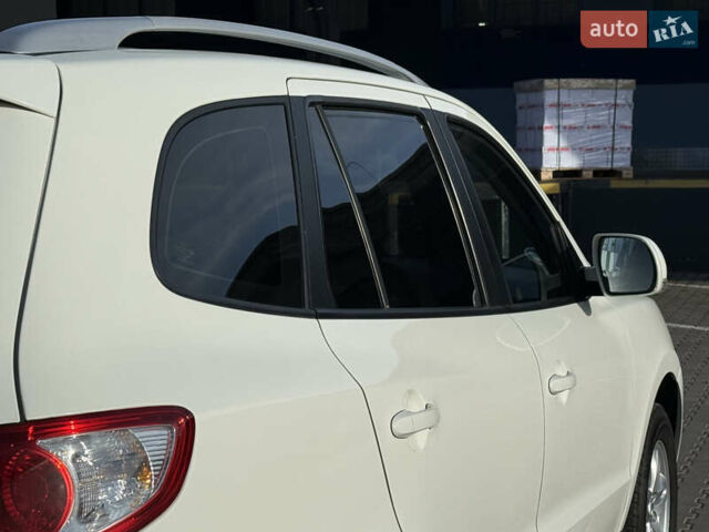 Білий Хендай Санта Фе, об'ємом двигуна 2.2 л та пробігом 196 тис. км за 10999 $, фото 25 на Automoto.ua