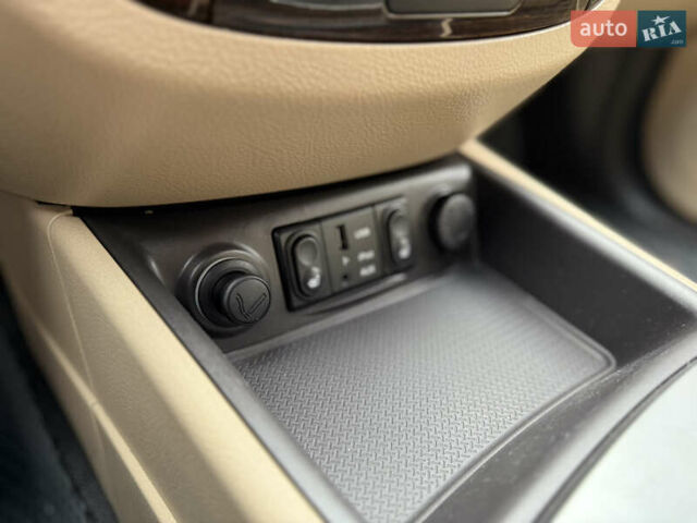 Білий Хендай Санта Фе, об'ємом двигуна 2.4 л та пробігом 98 тис. км за 13500 $, фото 49 на Automoto.ua