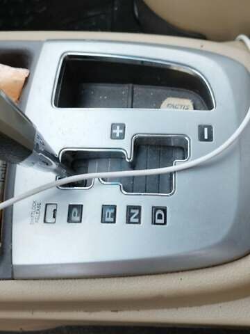 Белый Хендай Санта Фе, объемом двигателя 2.36 л и пробегом 230 тыс. км за 8600 $, фото 27 на Automoto.ua