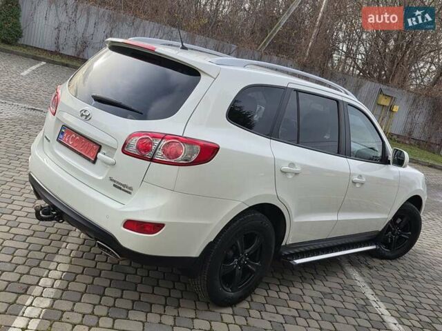 Белый Хендай Санта Фе, объемом двигателя 2.2 л и пробегом 211 тыс. км за 13850 $, фото 20 на Automoto.ua