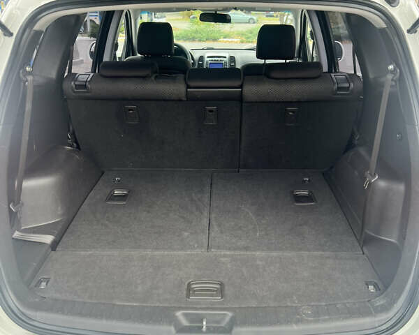 Білий Хендай Санта Фе, об'ємом двигуна 2.2 л та пробігом 178 тис. км за 13499 $, фото 18 на Automoto.ua