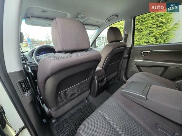 Белый Хендай Санта Фе, объемом двигателя 2.2 л и пробегом 211 тыс. км за 13850 $, фото 55 на Automoto.ua