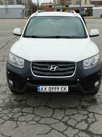 Белый Хендай Санта Фе, объемом двигателя 2.36 л и пробегом 230 тыс. км за 8600 $, фото 12 на Automoto.ua