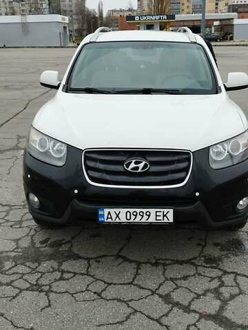 Белый Хендай Санта Фе, объемом двигателя 2.36 л и пробегом 230 тыс. км за 8600 $, фото 11 на Automoto.ua
