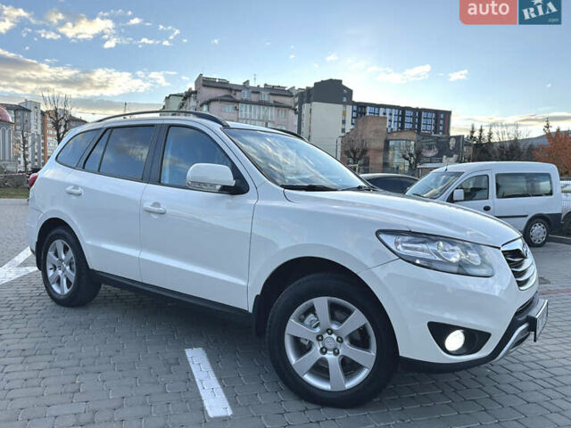 Хендай Санта Фе 2011 в Ивано-Франковске на Automoto.ua Белый Хендай Санта Фе, объемом двигателя 2.2 л и пробегом 298 тыс. км за 10400 $, фото 1 на Automoto.ua
