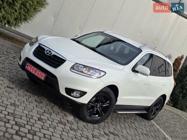 Белый Хендай Санта Фе, объемом двигателя 2.2 л и пробегом 211 тыс. км за 13850 $, фото 4 на Automoto.ua