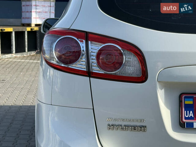 Белый Хендай Санта Фе, объемом двигателя 2.2 л и пробегом 194 тыс. км за 10999 $, фото 23 на Automoto.ua