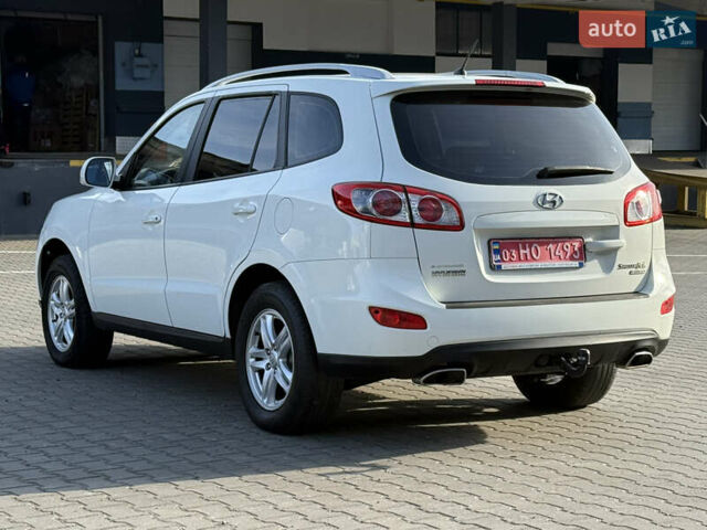 Білий Хендай Санта Фе, об'ємом двигуна 2.2 л та пробігом 196 тис. км за 10999 $, фото 10 на Automoto.ua