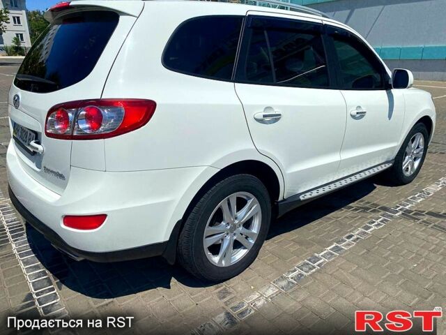 Белый Хендай Санта Фе, объемом двигателя 2.4 л и пробегом 111 тыс. км за 14000 $, фото 2 на Automoto.ua