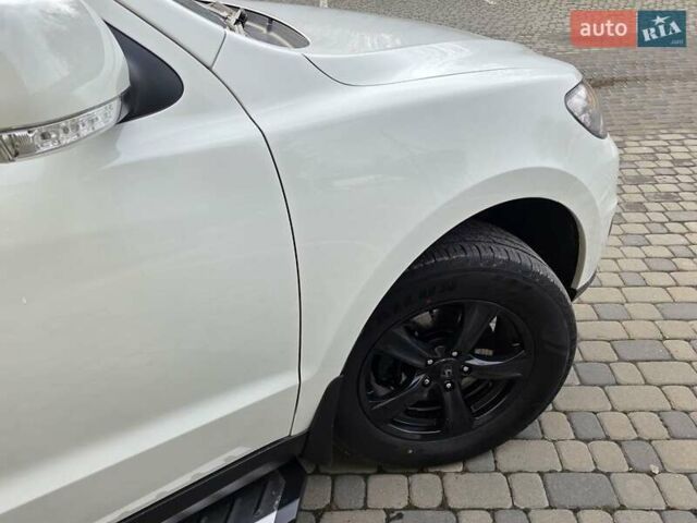 Белый Хендай Санта Фе, объемом двигателя 2.2 л и пробегом 211 тыс. км за 13850 $, фото 34 на Automoto.ua