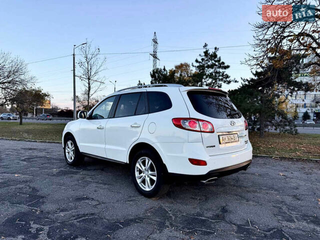 Белый Хендай Санта Фе, объемом двигателя 2.2 л и пробегом 67 тыс. км за 14999 $, фото 12 на Automoto.ua