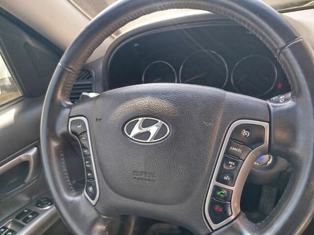 Белый Хендай Санта Фе, объемом двигателя 2.2 л и пробегом 175 тыс. км за 14700 $, фото 8 на Automoto.ua