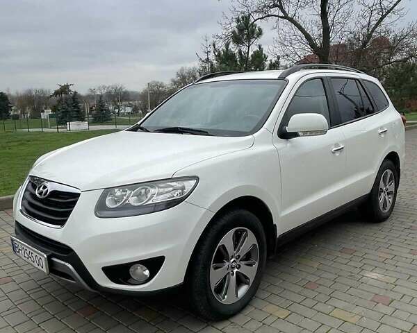 Белый Хендай Санта Фе, объемом двигателя 2.36 л и пробегом 149 тыс. км за 12850 $, фото 3 на Automoto.ua