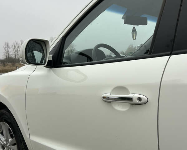 Білий Хендай Санта Фе, об'ємом двигуна 2.2 л та пробігом 183 тис. км за 13800 $, фото 27 на Automoto.ua