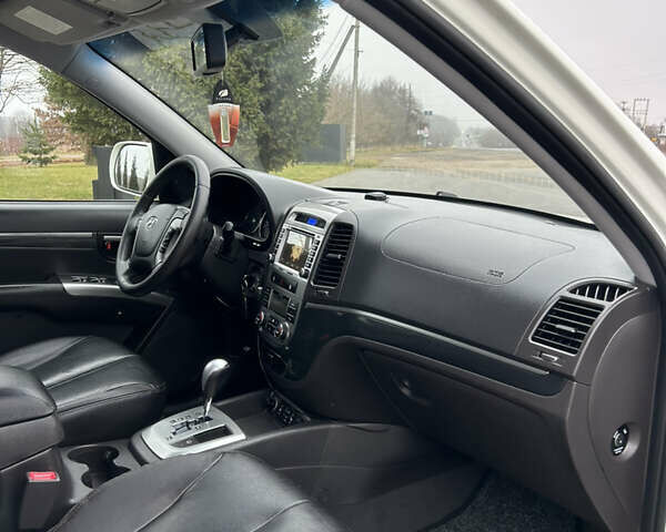 Білий Хендай Санта Фе, об'ємом двигуна 2.2 л та пробігом 183 тис. км за 13800 $, фото 81 на Automoto.ua