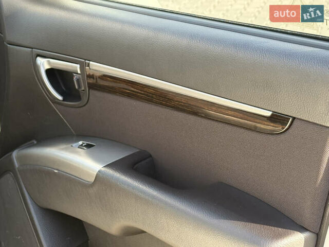 Белый Хендай Санта Фе, объемом двигателя 2.2 л и пробегом 194 тыс. км за 10999 $, фото 46 на Automoto.ua