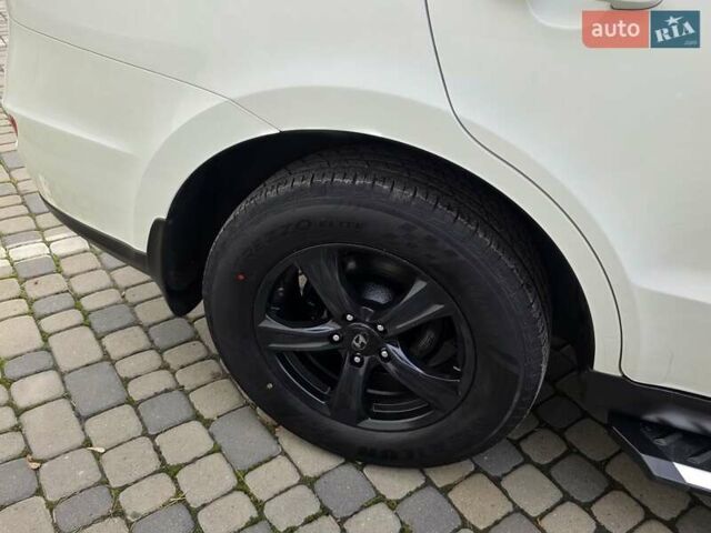 Белый Хендай Санта Фе, объемом двигателя 2.2 л и пробегом 211 тыс. км за 13850 $, фото 33 на Automoto.ua