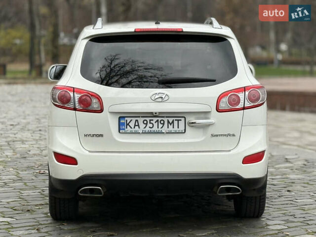 Білий Хендай Санта Фе, об'ємом двигуна 2.4 л та пробігом 98 тис. км за 13500 $, фото 9 на Automoto.ua