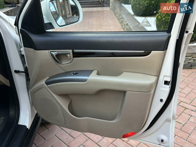Хендай Санта Фе 2011 у Умани на Automoto.ua Білий Хендай Санта Фе, об'ємом двигуна 2.2 л та пробігом 147 тис. км за 14000 $, фото 22 на Automoto.ua