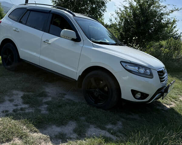 Хендай Санта Фе 2011 в Кременце на Automoto.ua Белый Хендай Санта Фе, объемом двигателя 2.2 л и пробегом 263 тыс. км за 12600 $, фото 3 на Automoto.ua