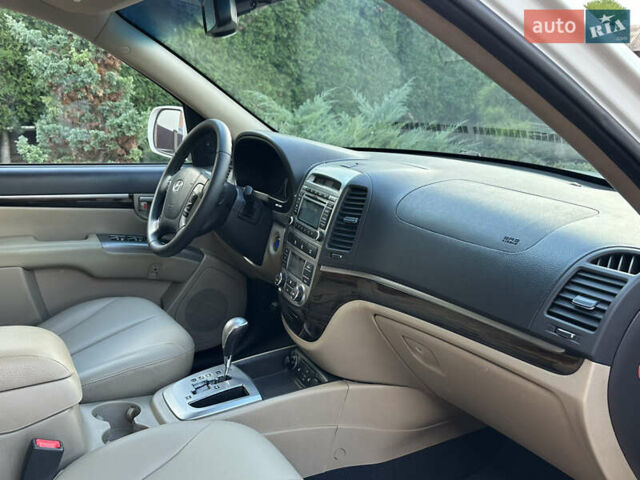 Хендай Санта Фе 2011 у Умани на Automoto.ua Білий Хендай Санта Фе, об'ємом двигуна 2.2 л та пробігом 147 тис. км за 14000 $, фото 23 на Automoto.ua