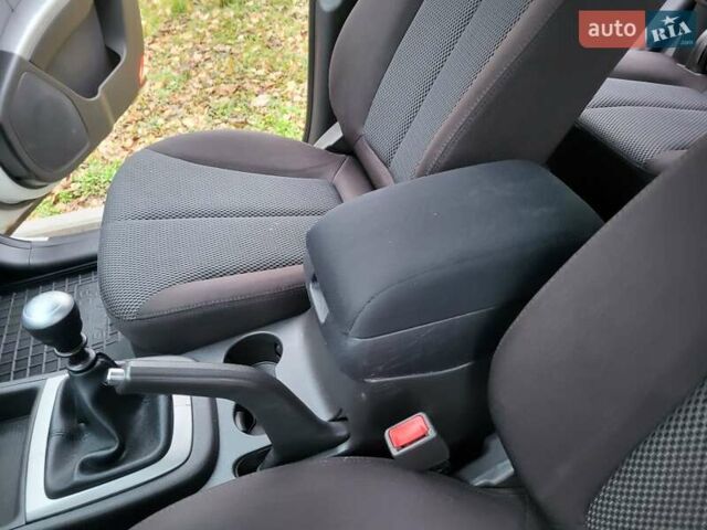 Белый Хендай Санта Фе, объемом двигателя 2.2 л и пробегом 298 тыс. км за 12700 $, фото 95 на Automoto.ua