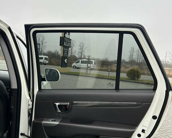 Білий Хендай Санта Фе, об'ємом двигуна 2.2 л та пробігом 183 тис. км за 13800 $, фото 42 на Automoto.ua