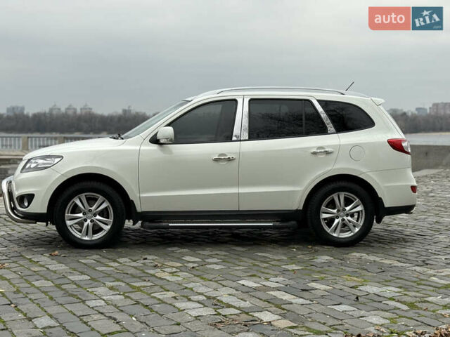 Білий Хендай Санта Фе, об'ємом двигуна 2.4 л та пробігом 98 тис. км за 13500 $, фото 6 на Automoto.ua