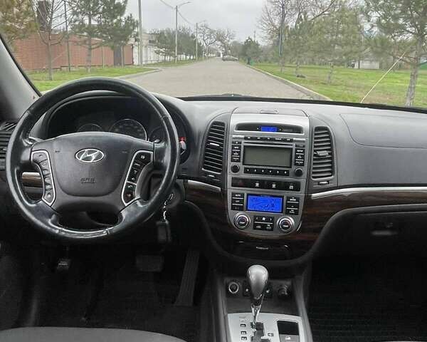 Белый Хендай Санта Фе, объемом двигателя 2.36 л и пробегом 149 тыс. км за 12850 $, фото 12 на Automoto.ua