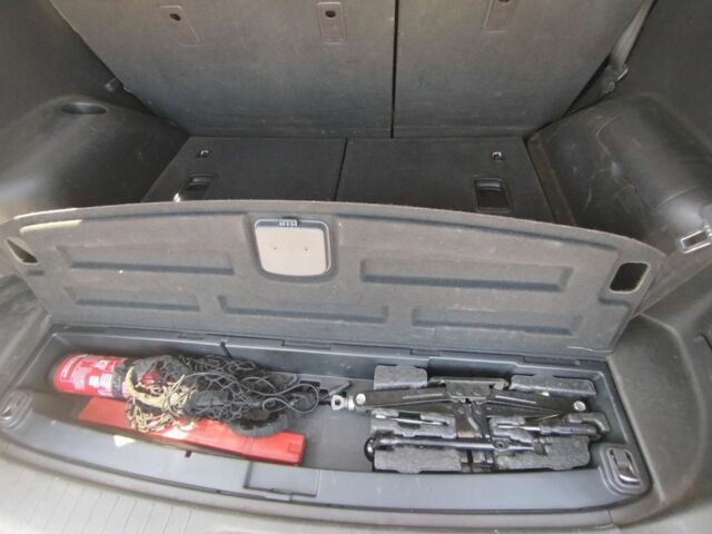 Белый Хендай Санта Фе, объемом двигателя 2.2 л и пробегом 175 тыс. км за 14700 $, фото 3 на Automoto.ua