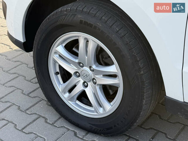 Білий Хендай Санта Фе, об'ємом двигуна 2.2 л та пробігом 196 тис. км за 10999 $, фото 19 на Automoto.ua