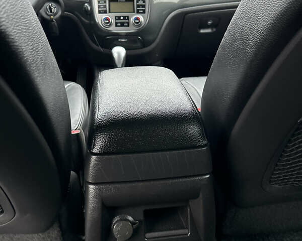 Білий Хендай Санта Фе, об'ємом двигуна 2.2 л та пробігом 183 тис. км за 13800 $, фото 71 на Automoto.ua