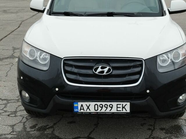 Белый Хендай Санта Фе, объемом двигателя 2.4 л и пробегом 230 тыс. км за 8500 $, фото 17 на Automoto.ua