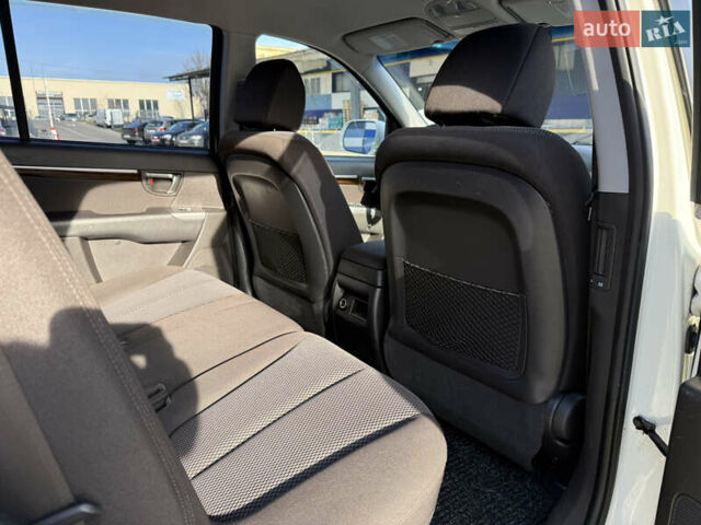 Білий Хендай Санта Фе, об'ємом двигуна 2.2 л та пробігом 196 тис. км за 10999 $, фото 39 на Automoto.ua