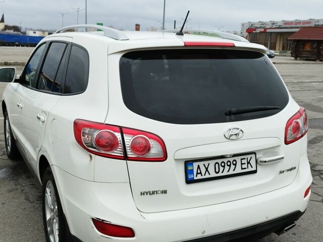 Белый Хендай Санта Фе, объемом двигателя 2.4 л и пробегом 230 тыс. км за 8500 $, фото 20 на Automoto.ua