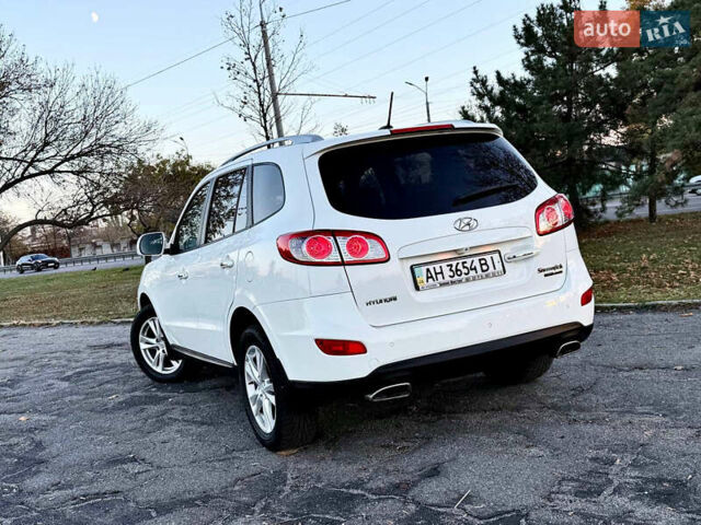 Белый Хендай Санта Фе, объемом двигателя 2.2 л и пробегом 67 тыс. км за 14999 $, фото 17 на Automoto.ua
