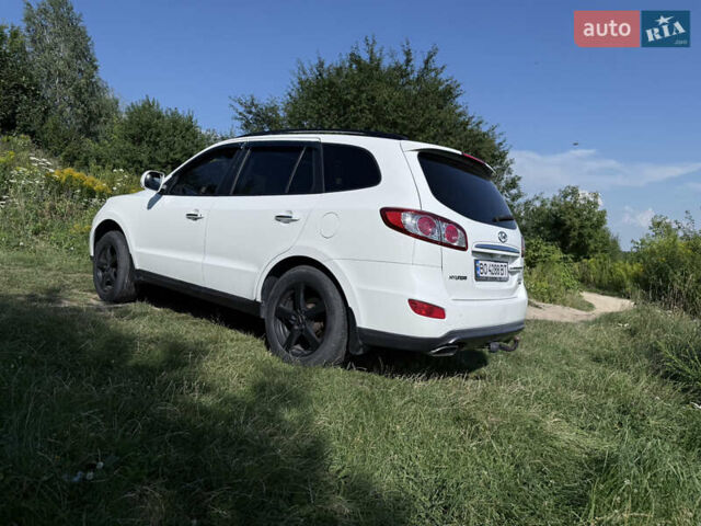 Хендай Санта Фе 2011 в Кременце на Automoto.ua Белый Хендай Санта Фе, объемом двигателя 2.2 л и пробегом 263 тыс. км за 12600 $, фото 5 на Automoto.ua