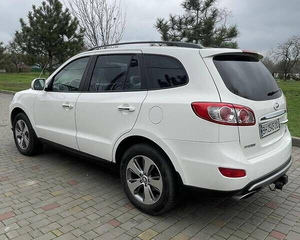 Белый Хендай Санта Фе, объемом двигателя 2.36 л и пробегом 149 тыс. км за 12850 $, фото 5 на Automoto.ua