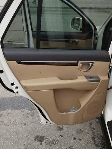 Белый Хендай Санта Фе, объемом двигателя 2.36 л и пробегом 230 тыс. км за 8600 $, фото 18 на Automoto.ua