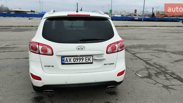 Белый Хендай Санта Фе, объемом двигателя 2.36 л и пробегом 230 тыс. км за 8600 $, фото 6 на Automoto.ua