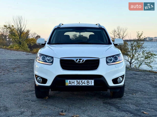 Белый Хендай Санта Фе, объемом двигателя 2.2 л и пробегом 67 тыс. км за 14999 $, фото 7 на Automoto.ua