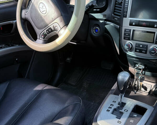 Хендай Санта Фе 2011 в Кременце на Automoto.ua Белый Хендай Санта Фе, объемом двигателя 2.2 л и пробегом 263 тыс. км за 12600 $, фото 16 на Automoto.ua