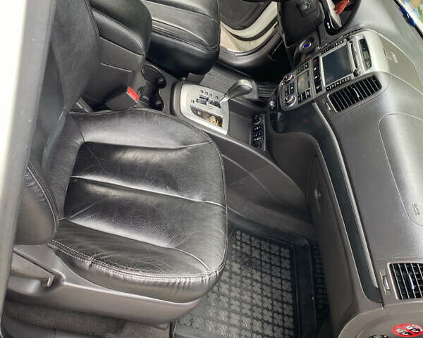 Хендай Санта Фе 2011 в Киеве на Automoto.ua Белый Хендай Санта Фе, объемом двигателя 2.2 л и пробегом 236 тыс. км за 12900 $, фото 21 на Automoto.ua