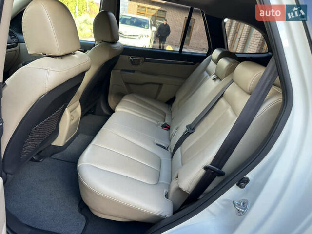 Хендай Санта Фе 2011 у Умани на Automoto.ua Білий Хендай Санта Фе, об'ємом двигуна 2.2 л та пробігом 147 тис. км за 14000 $, фото 27 на Automoto.ua