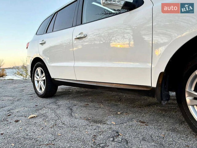 Белый Хендай Санта Фе, объемом двигателя 2.2 л и пробегом 67 тыс. км за 14999 $, фото 19 на Automoto.ua
