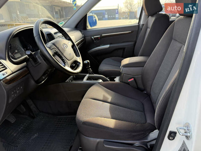 Білий Хендай Санта Фе, об'ємом двигуна 2.2 л та пробігом 196 тис. км за 10999 $, фото 27 на Automoto.ua