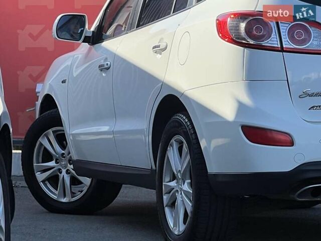 Белый Хендай Санта Фе, объемом двигателя 2 л и пробегом 334 тыс. км за 11300 $, фото 14 на Automoto.ua