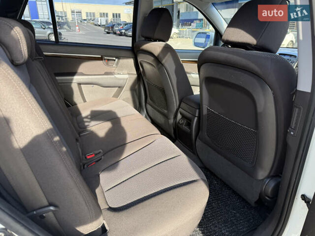 Белый Хендай Санта Фе, объемом двигателя 2.2 л и пробегом 194 тыс. км за 11750 $, фото 40 на Automoto.ua