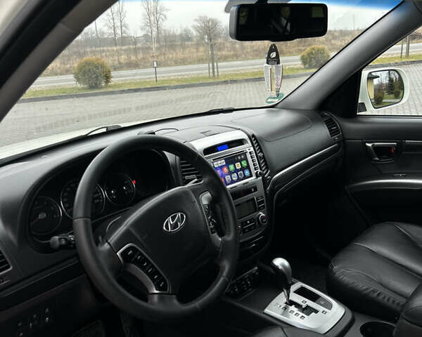 Білий Хендай Санта Фе, об'ємом двигуна 2.2 л та пробігом 183 тис. км за 13800 $, фото 67 на Automoto.ua