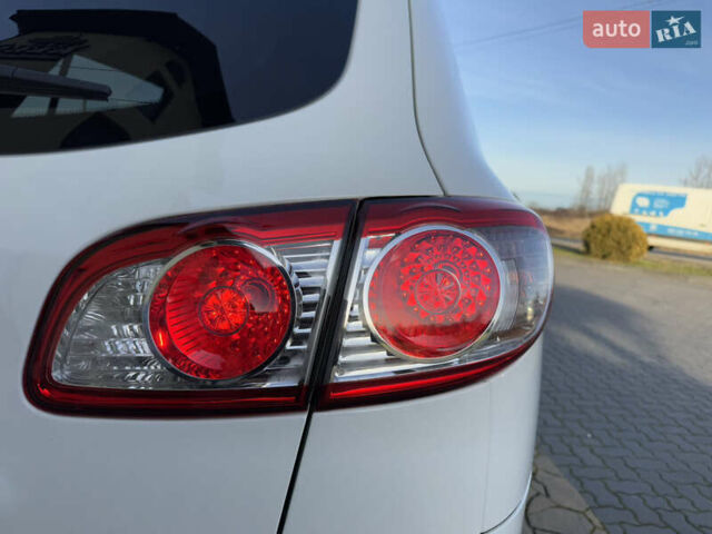 Белый Хендай Санта Фе, объемом двигателя 2.2 л и пробегом 183 тыс. км за 13500 $, фото 13 на Automoto.ua